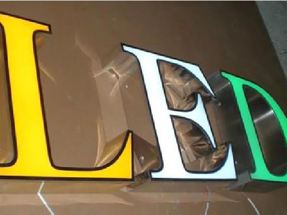 大关介绍LED招牌的基础知识。